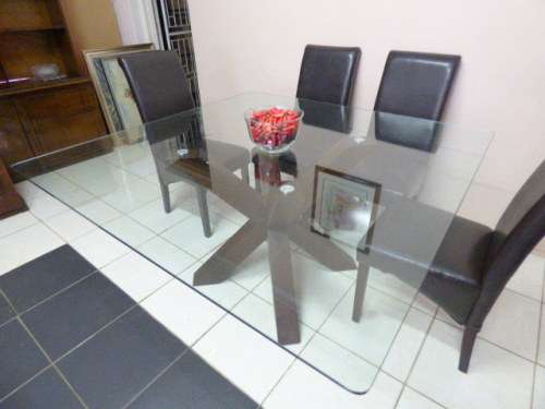 AN ABSOLUTELY BEAUTIFUL 8 SEATER GLASS TOP (10mm) CORICRAFT DINING ROOM TABLE, STUNNING MODERN BASE!