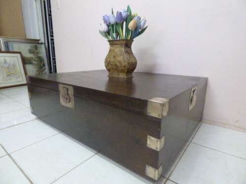 A GORGEOUS LARGE SOLID IMBUIA & BRASS CENTRE COFFEE TABLE WITH HUGE STORAGE SPACE INSIDE! STUNNING!!