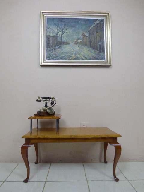 A STUNNING VINTAGE QUEEN ANNE STYLE TELEPHONE TABLE WITH A MODERN TWIST IN GREAT CONDITION!!
