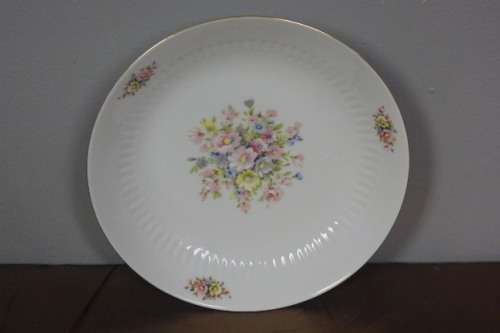 A FANTASTIC VINTAGE GERMAN MADE "KOENIG BAVARIA" PORCELAIN SALAD BOWL IN FABULOUS CONDITION