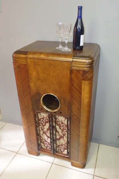 A SPECTACULAR (LARGE) VINTAGE "ART DECO" FLOOR STANDING RADIOGRAM CASE IN AMAZING CONDITION