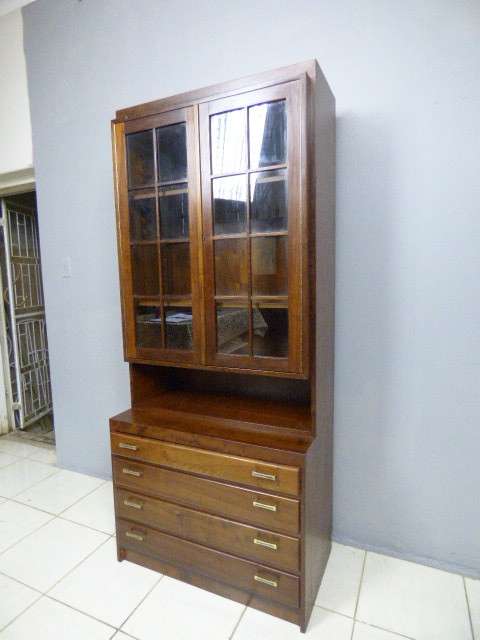 A FANTASTIC LARGE MAHOGANY CABINET w STUNNING GLASS DOORS, CUPBOARDS & 4 DRAWERS & SHELVES!!