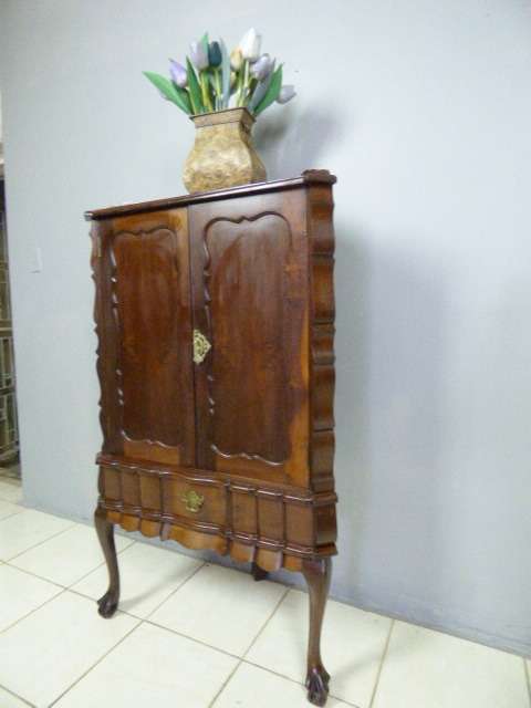 AN EXQUISITE VINTAGE IMBUIA BALL & CLAW CORNER DISPLAY CABINET WITH A BOTTOM DRAWER!!FABULOUS!!