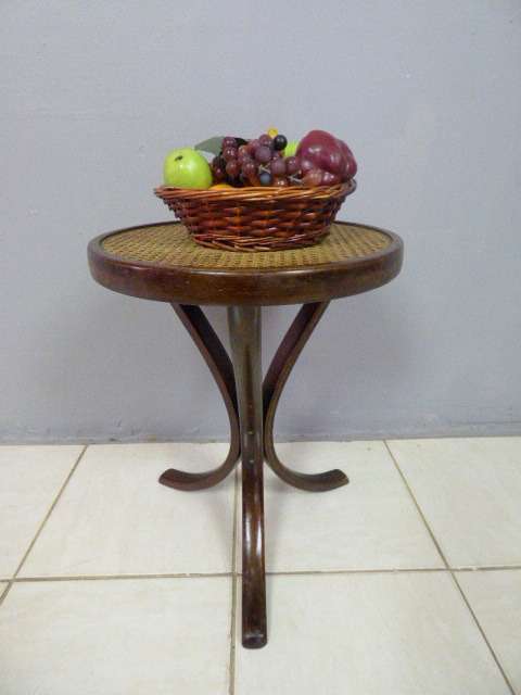 A STUNNING VERY VERSATILE RATTAN TOP MULTI PURPOSE/COFFEE TABLE. LOVELY AROUND THE HOME!!