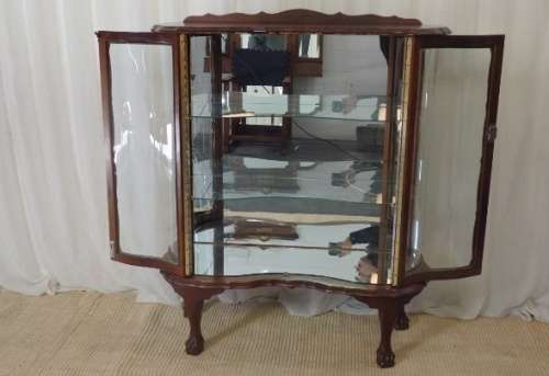 A BEAUTIFUL ANTIQUE CURVED GLASS BALL & CLAW SHOWCASE w SHELVES, ALL GLASS INTACT!!! EXQUISITE!!!