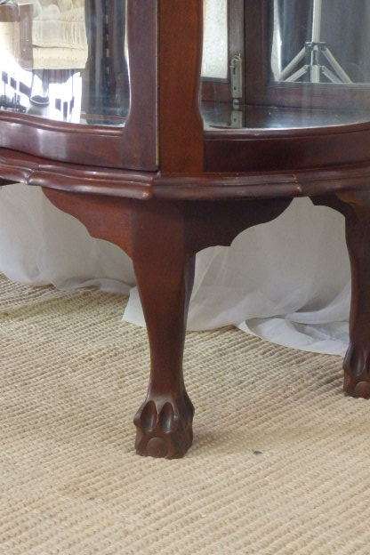 A BEAUTIFUL ANTIQUE CURVED GLASS BALL & CLAW SHOWCASE w SHELVES, ALL GLASS INTACT!!! EXQUISITE!!!