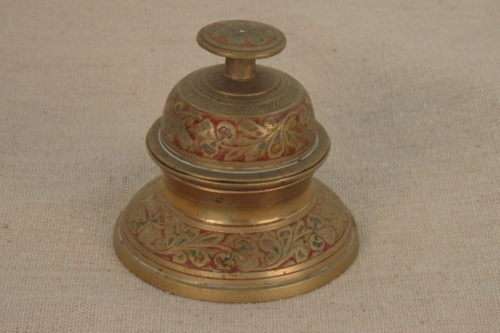 A STUNNING HAND ENGRAVED BUDDHIST BRASS CLAW BELL/ MANTRA BELL WITH BEAUTIFUL DETAILING