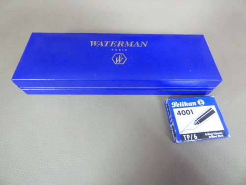 AN EXQUISITE VINTAGE WATERMAN "LAUREAT" GREEN MARBLE FOUNTAIN PEN. IN ITS ORIGINAL PRESENTATION BOX!