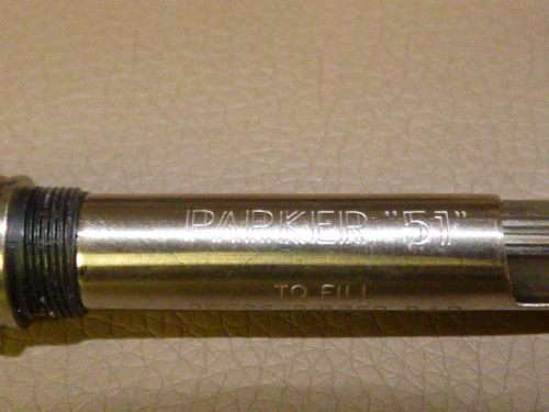 AN AWESOME VINTAGE (c1950's) BURGUNDY PARKER 51 FOUNTAIN PEN WITH A FIXED REFILL & STEEL CAP
