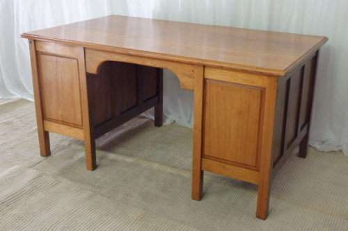 A FANTASTIC ANTIQUE SOLID TEAK SIX-DRAWER OFFICE DESK WITH ART NOUVEAU STYLE HANDLES