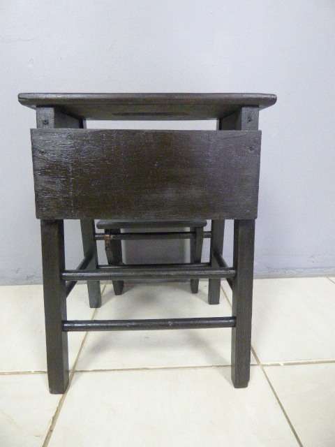 A STUNNING VINTAGE WOODEN 2 STEP LADDER, GREAT FOR THOSE HARD TO REACH PLACES!!