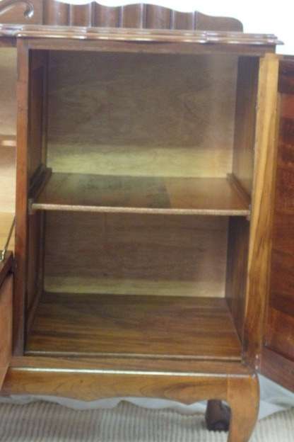 A BEAUTIFUL ANTIQUE SOLID STINKWOOD BALL & CLAW DRINKS CABINET/ BUFFET SERVER IN AMAZING CONDITION