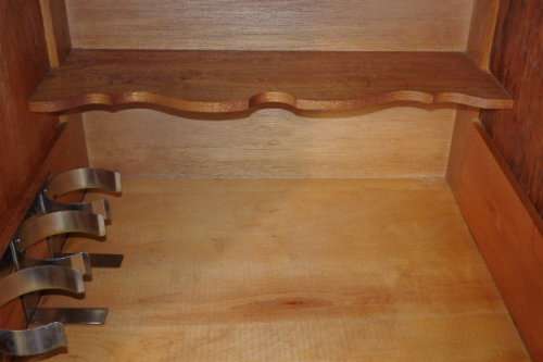 A BEAUTIFUL ANTIQUE SOLID STINKWOOD BALL & CLAW DRINKS CABINET/ BUFFET SERVER IN AMAZING CONDITION