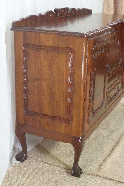 A BEAUTIFUL ANTIQUE SOLID STINKWOOD BALL & CLAW DRINKS CABINET/ BUFFET SERVER IN AMAZING CONDITION
