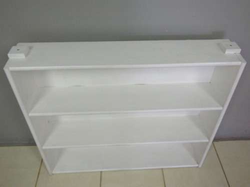 A LOVELY DISPLAY/BOOKSHELF, IDEAL FOR YOUR STUDY OR READING ROOM. PERFECT TO PAINT!!