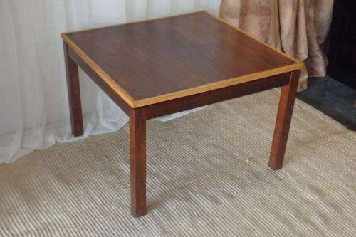 AN AWESOME SQUARE SOLID IMBUIA COFFEE/ OCCASIONAL TABLE WITH A BEAUTIFUL CONTRASTING OAK BORDER