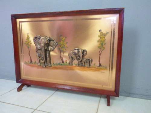 AN AWESOME VINTAGE COPPER FIREPLACE SCREEN WITH MAJESTIC ELEPHANTS ON THE FRONT! AWESOME!!