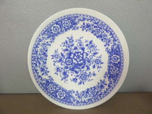 5 BEAUTIFUL CONSTANTIA FINE CHINA BLUE AND WHITE PORCELAIN DINNER PLATES!
