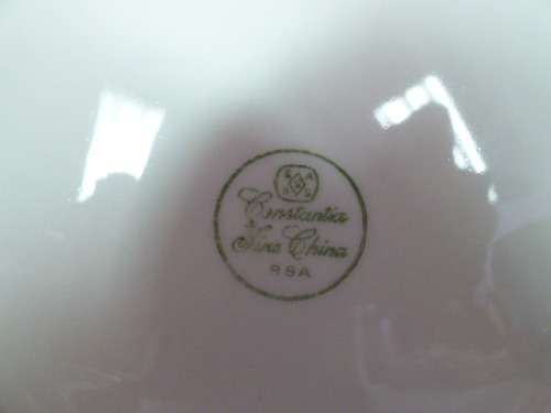 5 BEAUTIFUL CONSTANTIA FINE CHINA BLUE AND WHITE PORCELAIN DINNER PLATES!