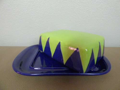 A FUNKY "HAND PAINTED" CERAMIC BUTTER DISH. AMAZING COLOURS TO BRIGHTEN UP YOUR SUMMER TABLE!!!