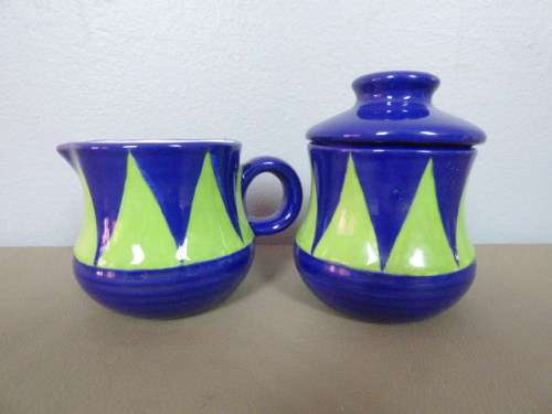 A FANTASTIC "HAND PAINTED" CERAMIC SUGAR BOWL & MILK JUG. LOVELY TO BRIGHTEN UP YOUR SUMMER TABLE!!!