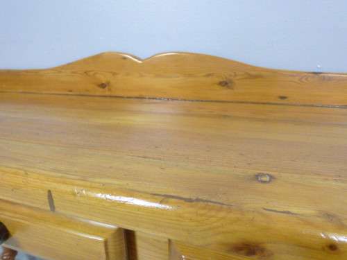 A GORGEOUS VINTAGE SOLID OREGON SIDE SERVER WITH 3 DRAWERS. BEAUTIFUL!!!