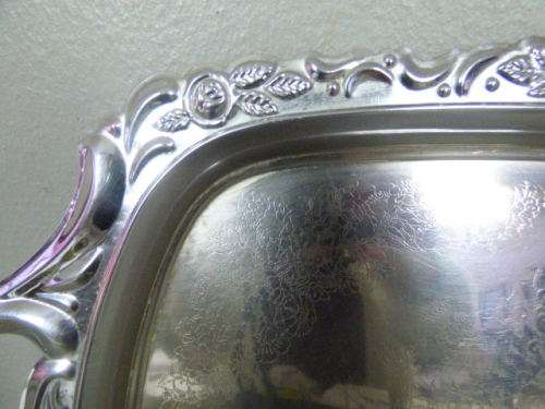 A GORGEOUS SILVER PLATED TRAY WITH BEAUTIFUL STYLED DETAILING IN WONDERFUL CONDITION