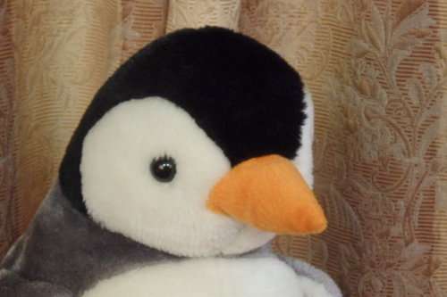 A GORGEOUS "uSHAKA MARINE WORLD" PENGUIN AND PENGUIN PUP FLUFFY TOY IN GREAT CONDITION