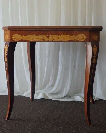 A SPECTACULAR RARE MID-CENTURY ITALIAN MADE MARQUETRY GAMES TABLE WITH VARIOUS INLAY BOARD GAMES