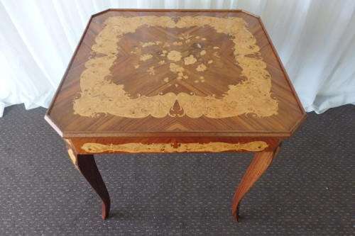 A SPECTACULAR RARE MID-CENTURY ITALIAN MADE MARQUETRY GAMES TABLE WITH VARIOUS INLAY BOARD GAMES
