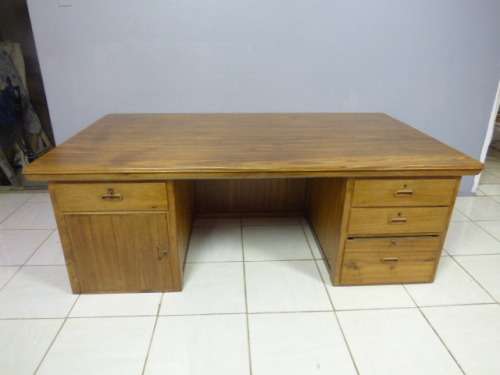 A STUNNING LARGE VINTAGE TEAK EXECUTIVE DESK w 4 DRAWERS & A CUPBOARD. STUNNING CHARACTER & CHARM!