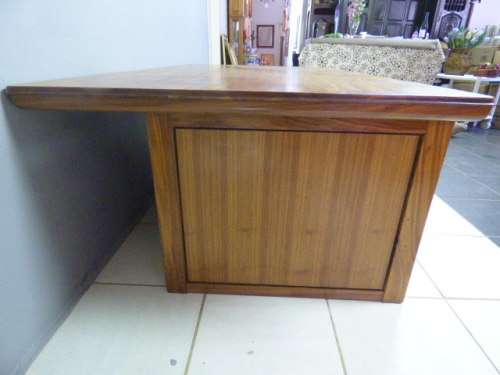 A STUNNING LARGE VINTAGE TEAK EXECUTIVE DESK w 4 DRAWERS & A CUPBOARD. STUNNING CHARACTER & CHARM!
