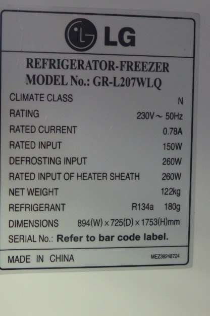 A FANTASTIC "LG" MODEL GR-L207WLQ 700 LITRE SIDE BY SIDE FRIDGE-FREEZER WITH AUTO ICE MAKER