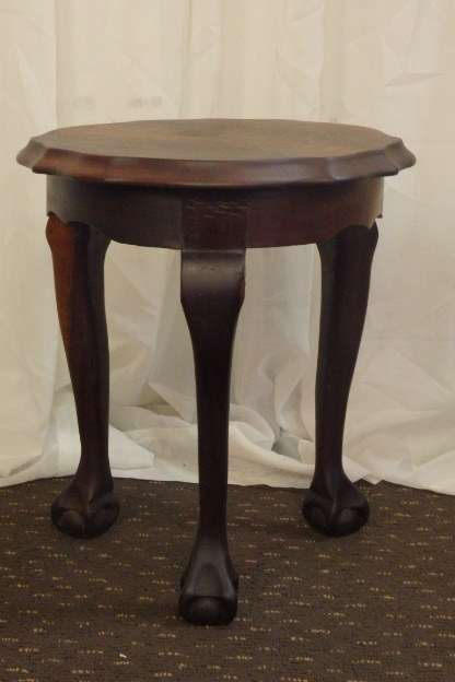A BEAUTIFUL SOLID IMBUIA THREE LEGGED BALL & CLAW COFFEE/ SIDE TABLE = THE PERFECT LIVING ROOM TABLE