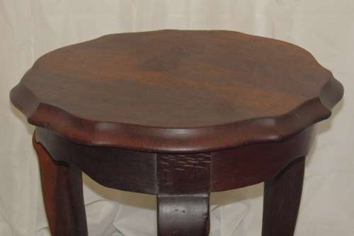 A BEAUTIFUL SOLID IMBUIA THREE LEGGED BALL & CLAW COFFEE/ SIDE TABLE = THE PERFECT LIVING ROOM TABLE