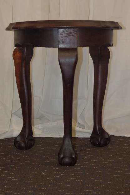 A BEAUTIFUL SOLID IMBUIA THREE LEGGED BALL & CLAW COFFEE/ SIDE TABLE = THE PERFECT LIVING ROOM TABLE