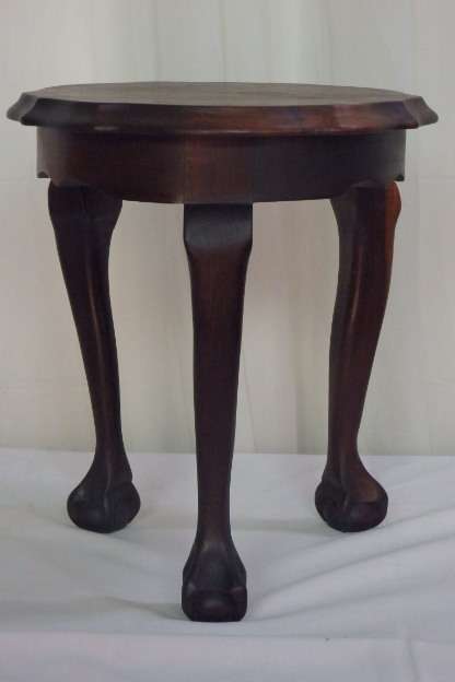 A BEAUTIFUL SOLID IMBUIA THREE LEGGED BALL & CLAW COFFEE/ SIDE TABLE = THE PERFECT LIVING ROOM TABLE