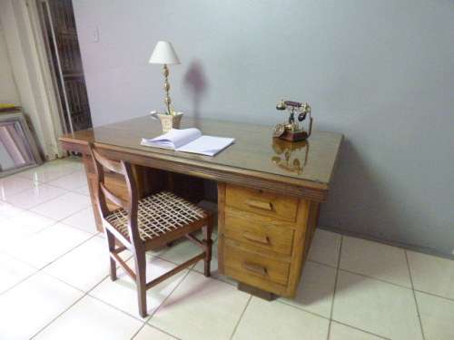 A FABULOUS VINTAGE 6 DRAWER SOLID TEAK DESK WITH A GLASS OVERLAY! GORGEOUS IN YOUR HOME OR OFFICE