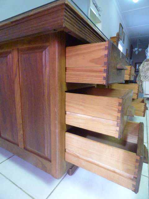 A FABULOUS VINTAGE 6 DRAWER SOLID TEAK DESK WITH A GLASS OVERLAY! GORGEOUS IN YOUR HOME OR OFFICE