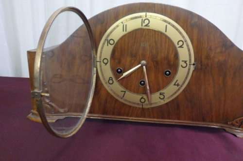 AN EXQUISITE ANTIQUE (1930 TO 1940) FRENCH MADE "ODO" ART DECO MANTLE CLOCK IN WORKING CONDITION