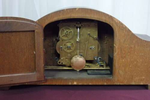 AN EXQUISITE ANTIQUE (1930 TO 1940) FRENCH MADE "ODO" ART DECO MANTLE CLOCK IN WORKING CONDITION