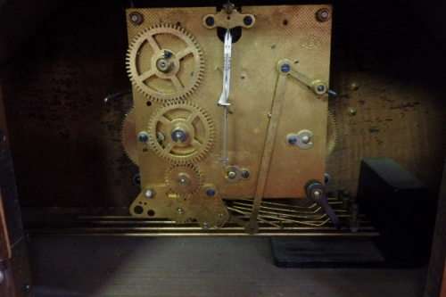 AN EXQUISITE ANTIQUE (1930 TO 1940) FRENCH MADE "ODO" ART DECO MANTLE CLOCK IN WORKING CONDITION