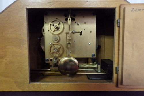 A RARE ANTIQUE (c1940) GERMAN MADE "MULLER-SCHLENKER" ART DECO MANTLE CLOCK IN WORKING CONDITION