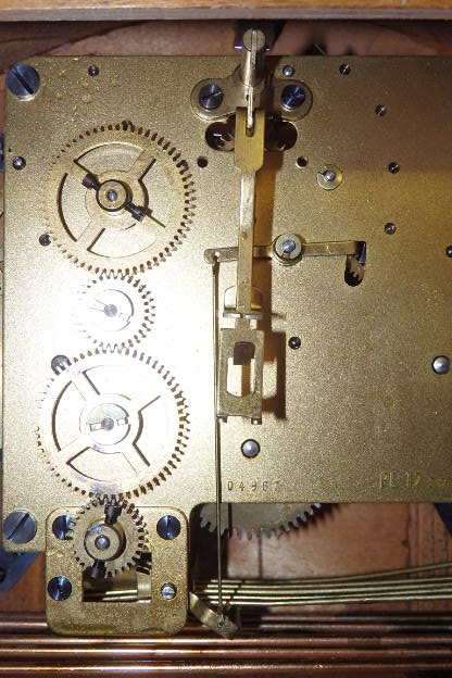 A RARE ANTIQUE (c1940) GERMAN MADE "MULLER-SCHLENKER" ART DECO MANTLE CLOCK IN WORKING CONDITION
