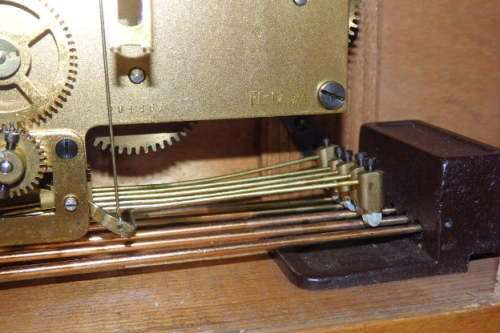 A RARE ANTIQUE (c1940) GERMAN MADE "MULLER-SCHLENKER" ART DECO MANTLE CLOCK IN WORKING CONDITION