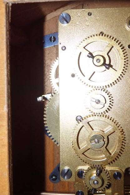 A RARE ANTIQUE (c1940) GERMAN MADE "MULLER-SCHLENKER" ART DECO MANTLE CLOCK IN WORKING CONDITION