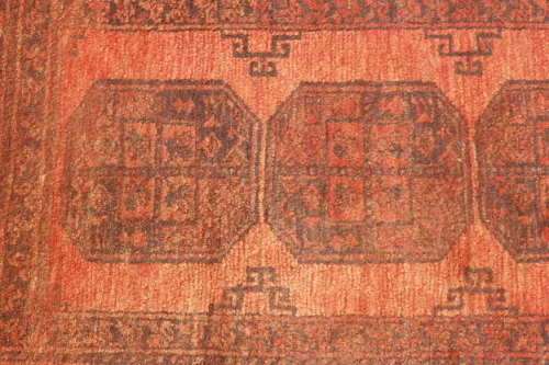 AN INCREDIBLE ANTIQUE PERSIAN CARPET (2.1m x 1.3m) IN EARTHY TONES ENCOMPASSED IN CLARET RED COLOURS