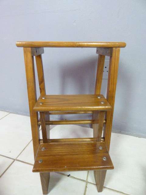 A VERY HANDY VINTAGE WOODEN 3 STEP LADDER, GREAT FOR THOSE HARD TO REACH PLACES!!
