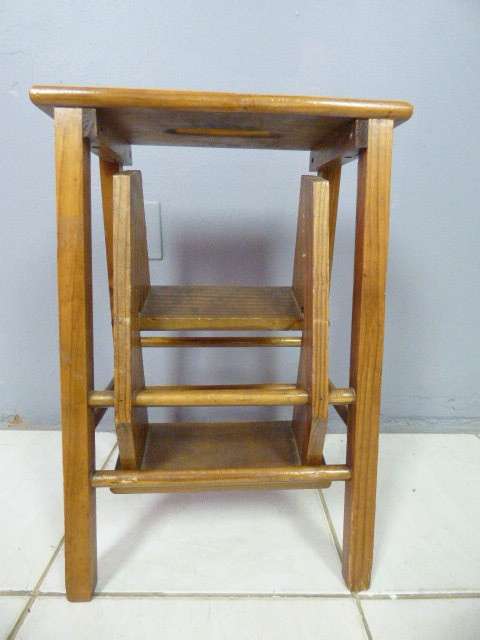A VERY HANDY VINTAGE WOODEN 3 STEP LADDER, GREAT FOR THOSE HARD TO REACH PLACES!!