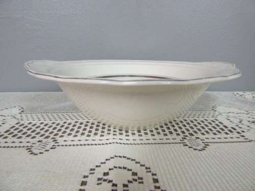 A BEAUTIFUL GRINDLEY (ENGLAND) DISH FOR VEG/SALAD ON YOUR TABLE! LOVELY ELEGANT PATTERN!!!